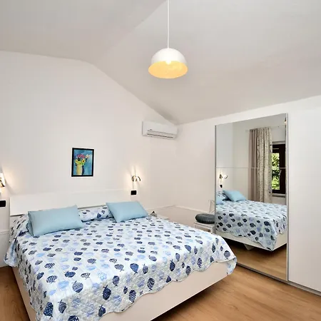 House Ariella Semesterbostad *