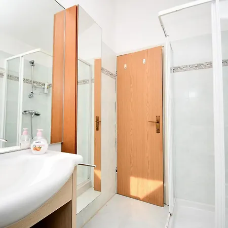 Semesterbostad House Ariella Umag