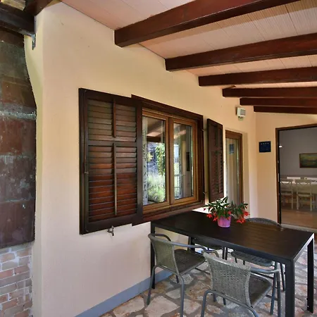 House Ariella Semesterbostad *